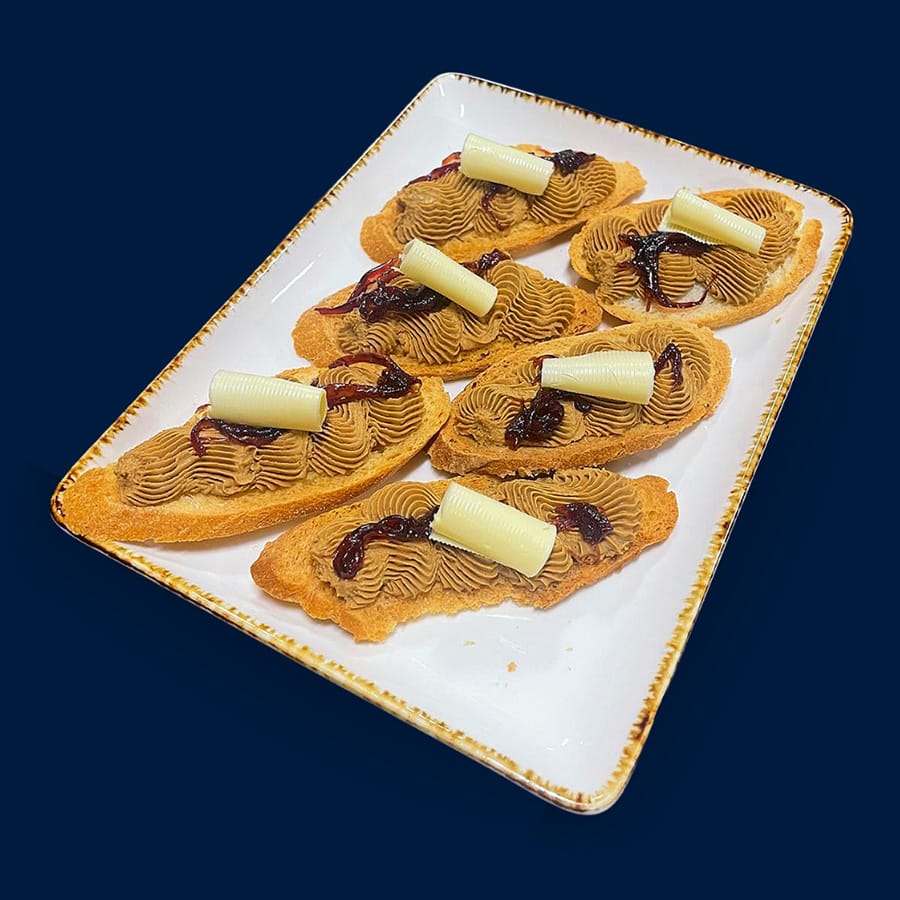 Pasztet z wątróbki drobiowej z karmelizowaną cebulą